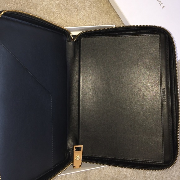 ‼️SOLD‼️Versace black leather tablet padded case - Picture 4 of 4