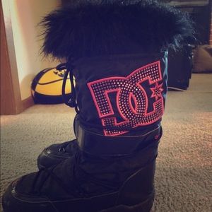 DC lined winter boots.