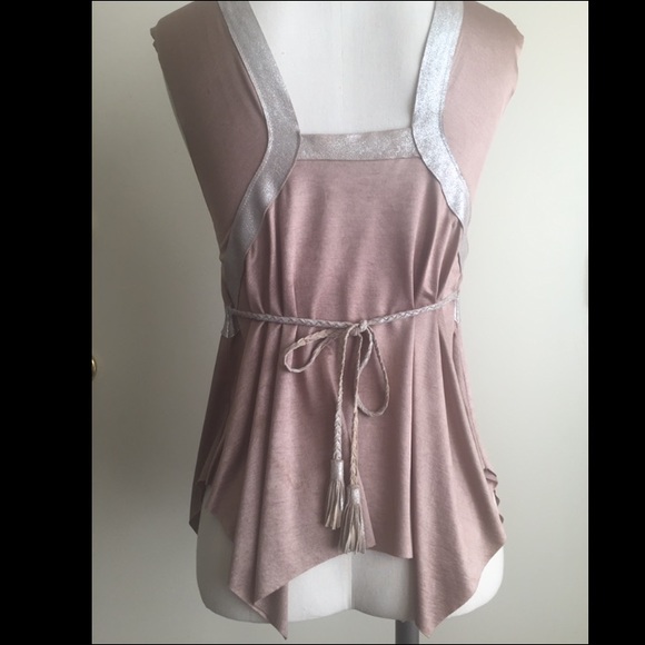 Draped Keyhole Top - Picture 2 of 2