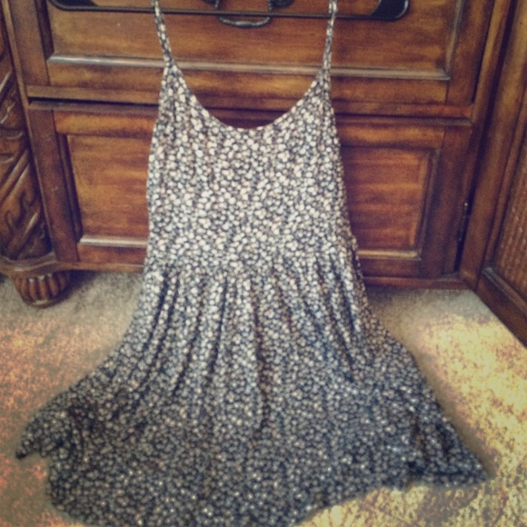 Brandy Melville flowy dress