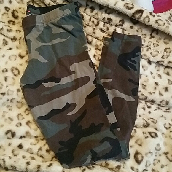 Camo leggings