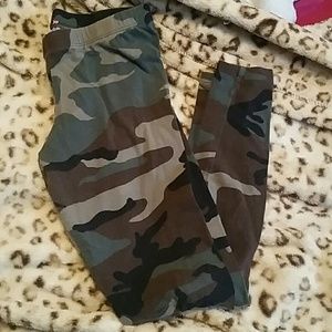 Camo leggings