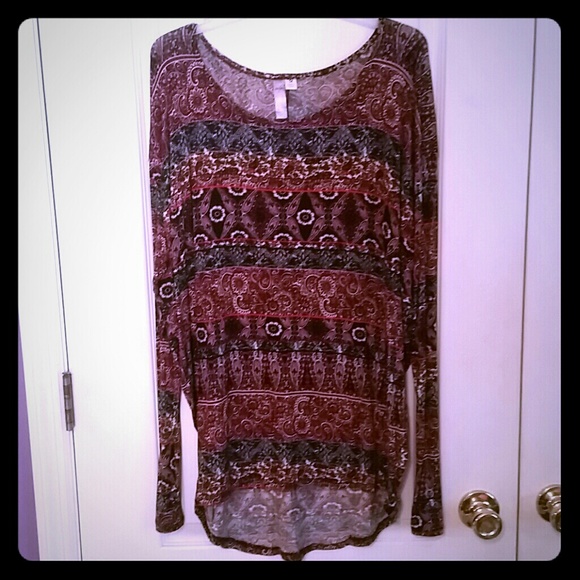 Boutique Paisley top size Medium