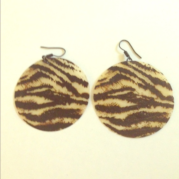 SALE 🎉🎉 ANIMAL PRINT EARRINGS
