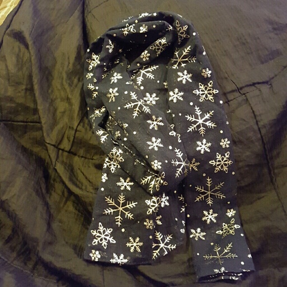 NWOT Navy Scarf with Silver Snowflakes - Picture 1 of 1