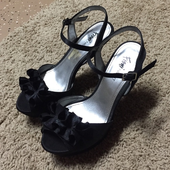 Ruffled Heels - Picture 1 of 2