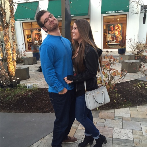 Meet your Posher 💋 - Picture 2 of 3