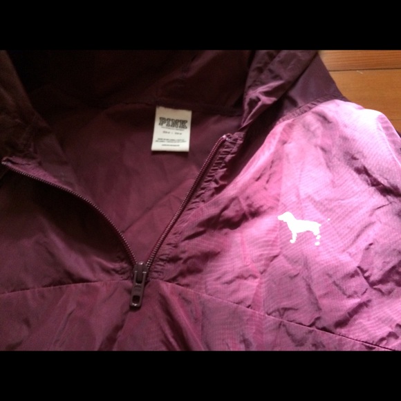 Maroon VS windbreaker size: S