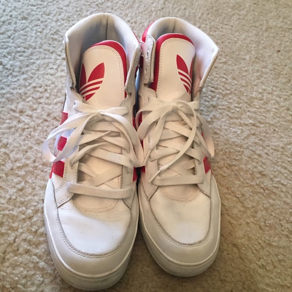 Adidas Black & Red high tops - Picture 4 of 4