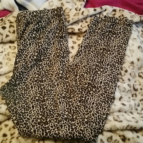 Cheetah print leggings