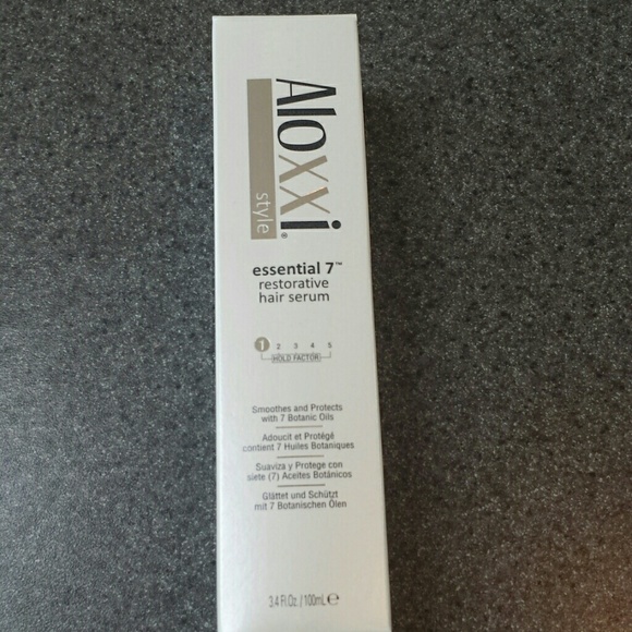 Aloxxi Essential 7 restorative hair serum