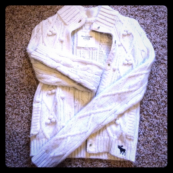 Abercrombie & Fitch sweater