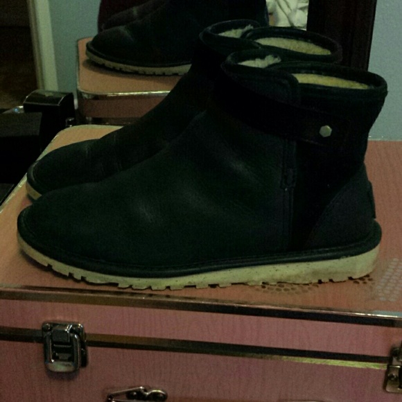 Black ugg boots - Picture 2 of 4