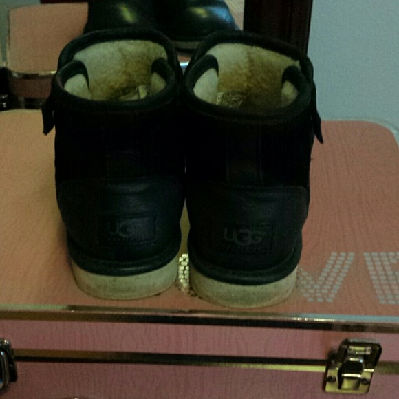Black ugg boots - Picture 3 of 4