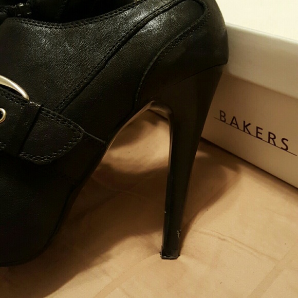 Shoes - Picture 3 of 4