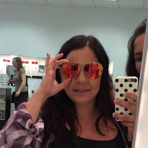 Meet your Posher, Cara