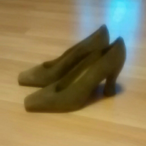 Shoes - Picture 2 of 3