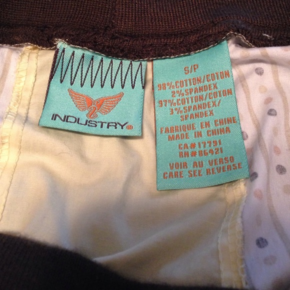 Industry brand skirt - Picture 3 of 3