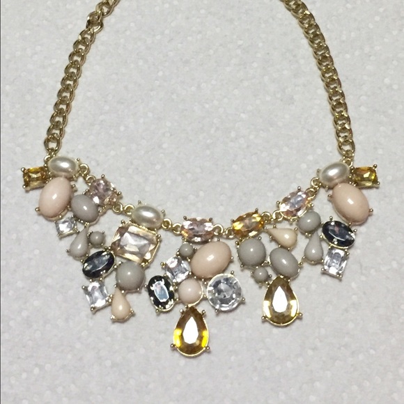 Gorgeous gold and jewel necklace