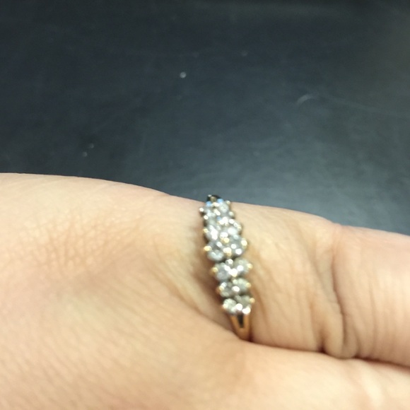 Gold ring with diamonds