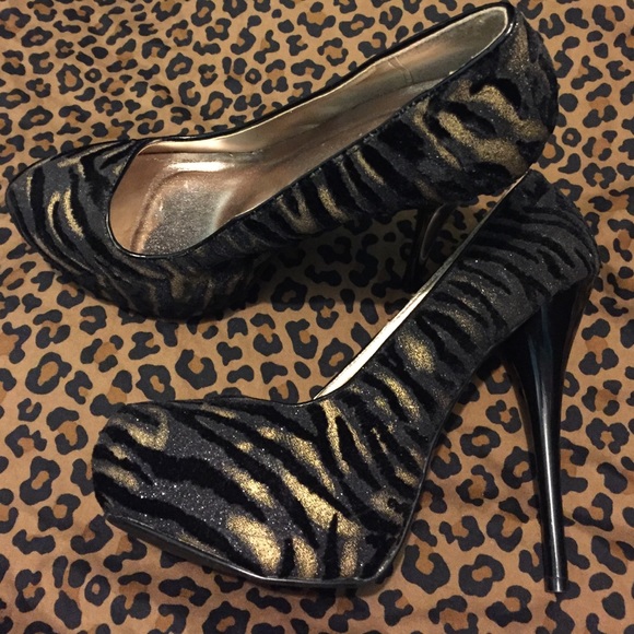 Tiger pattern heels