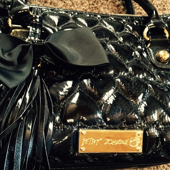 Betsey Johnson Bags - Betsey Johnson heart quilted purse Betsey Johnson Bags - Betsey Johnson heart quilted purse