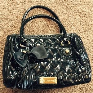 Betsey Johnson Bags - Betsey Johnson heart quilted purse Betsey Johnson Bags - Betsey Johnson heart quilted purse