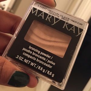 Mary Kay bronzer