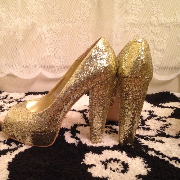 STEVE MADDEN Golden Sparkle platform heels! - Picture 4 of 4