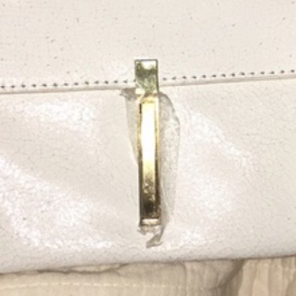 🚫SOLD🚫 Zara White Cracked Leather Messenger Bag - Picture 4 of 4