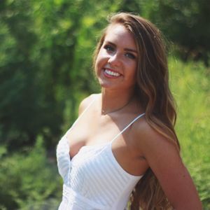 Meet your Posher, Caitlin