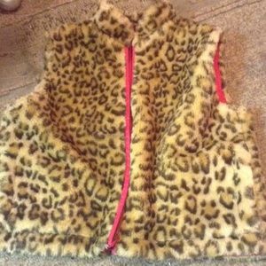 I'm selling a perfectly not use Cheetah vest