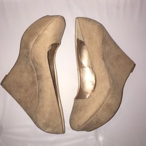 Tan Wedge