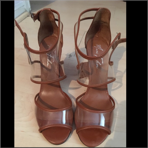 Marc Fisher Strappy sandals