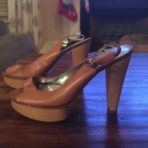 JESSICA SIMPSON CAMEL BRN LEATHER WOOD PLATFORM 9