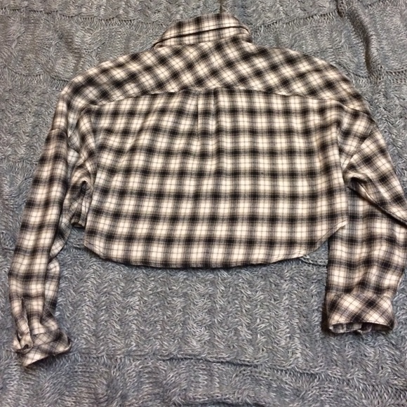 UNIF X Urban Outfitters Plaid Button-Down Crop Top - Picture 3 of 4