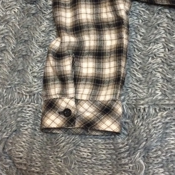 UNIF X Urban Outfitters Plaid Button-Down Crop Top - Picture 4 of 4