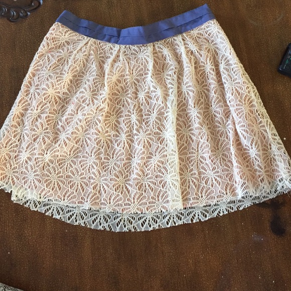 Lace skirt