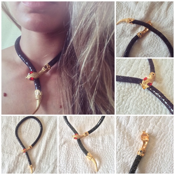 Jewelry - Cнarмιng S͙n͙a͙k͙e͙ Ғaѕнιon Necĸlace Jewelry - Cнarмιng S͙n͙a͙k͙e͙ Ғaѕнιon Necĸlace