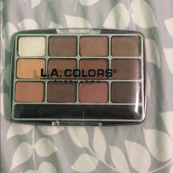 Nude eyeshadow palette