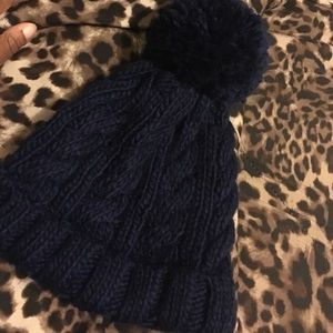 Pom Pom knit hat