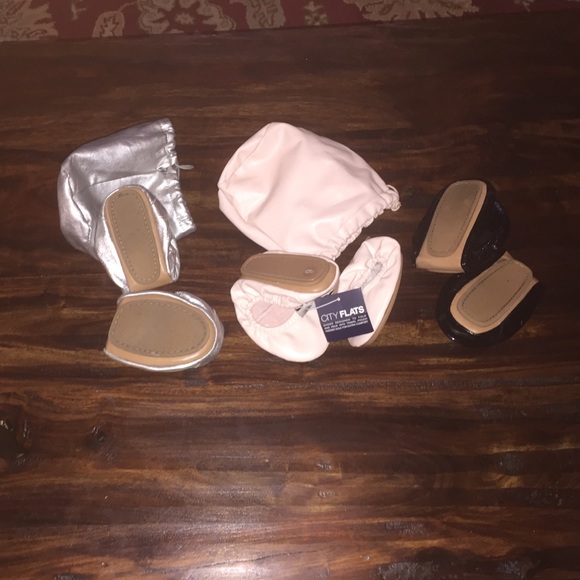 3 pairs GAP CITY FLATS 9