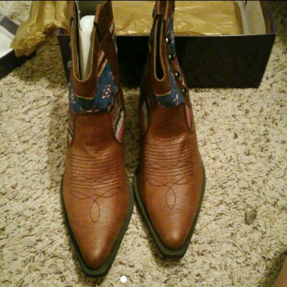 ***FLASH SALE*** Madden Girl boots