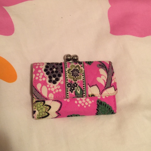 Very Bradley Small Pink Wallet