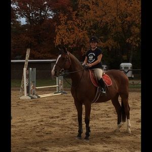 Meet your Posher, Chloe