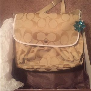 Authentic Coach bag. Larger bag! Beautiful!