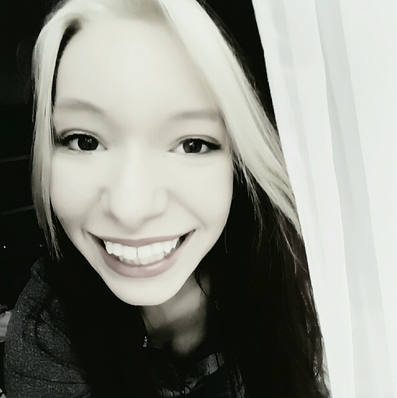 Meet your Posher, Brittani - Picture 1 of 1