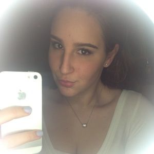 Meet your Posher, Olivia