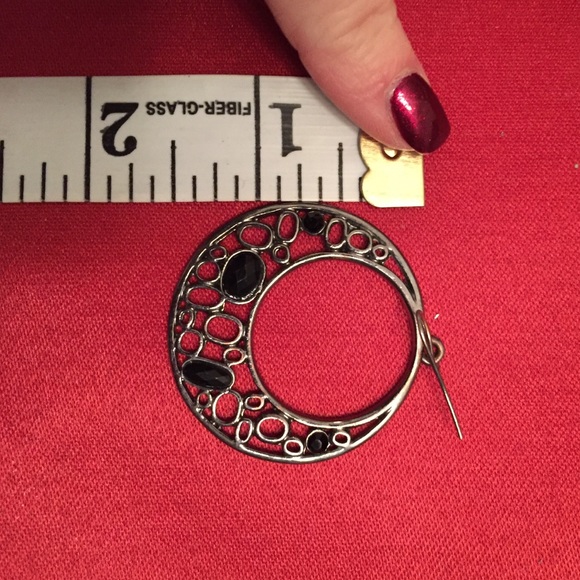 Statement earrings - Picture 3 of 3