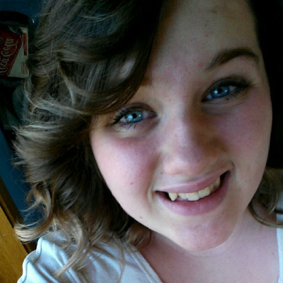 Meet your Posher, Mariah - Picture 1 of 1